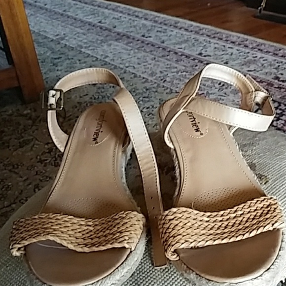 comfortview Shoes - Comfortview tan low heel espadrilles 7